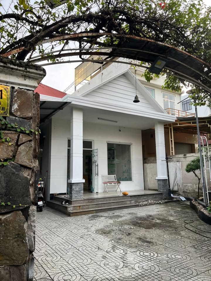 Nhà cho thuê tại Phú Hòa, Thủ Dầu Một 300m² giá 15 triệu - Thích hợp mở spa, văn phòng!