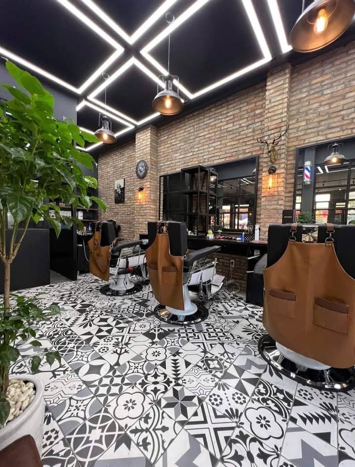 Cho thuê FrontHouse góc 2 mặt tiền Nguyễn Trãi Quận 1 - 100m² chỉ 40 triệu/tháng