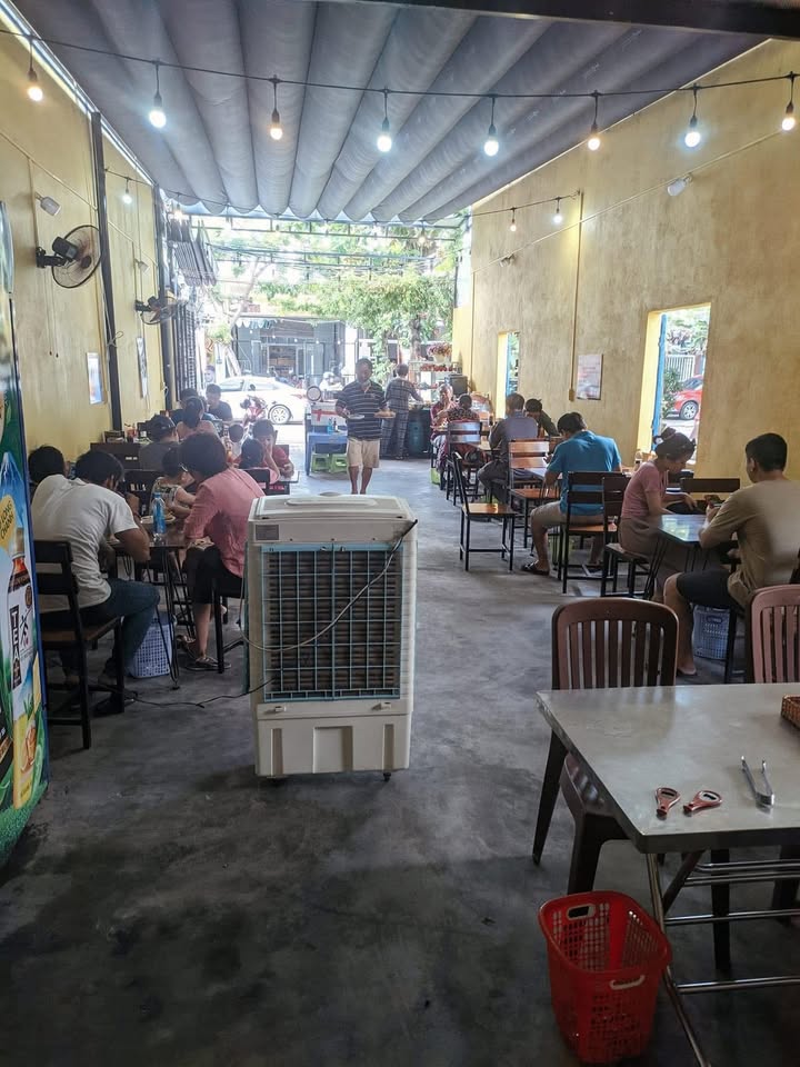 Cho thuê mặt bằng kinh doanh tại 304 Mẹ Thứ, Đà Nẵng - Vị trí đắc địa, thu hút khách hàng!