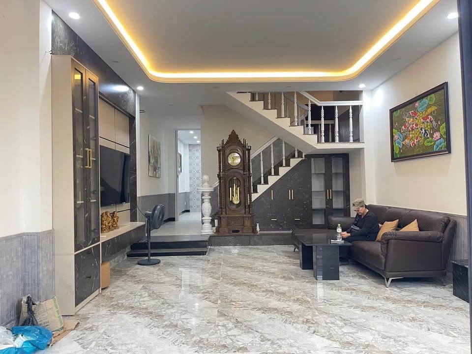 Nhà 3 Tầng Võ Như Hưng, Mỹ An, Đà Nẵng 80m² giá 11 tỷ - Gần bờ sông Hàn!