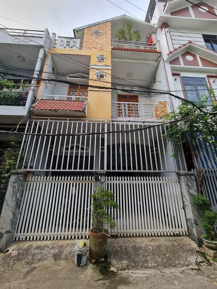 Nhà 3 tầng nội bộ Thành Thái, Quy Nhơn 91m² giá 4.9 tỷ - Sẵn sàng vào ở ngay!