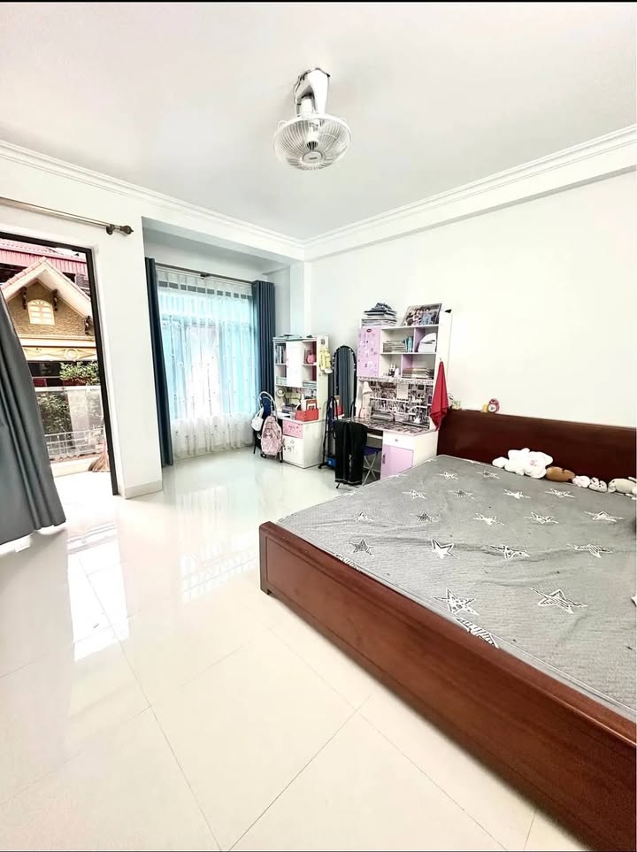 Nhà 3 tầng chính chủ Nguyễn Công Trứ 70m² giá 3 tỷ - Thiết kế hiện đại sang trọng!