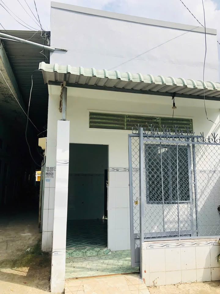 Phòng cho thuê tại hẻm 19 Lê Hồng Phong, Bình Thuỷ, 50m² chỉ 2,3 triệu - Không ngập nước, yên tĩnh!