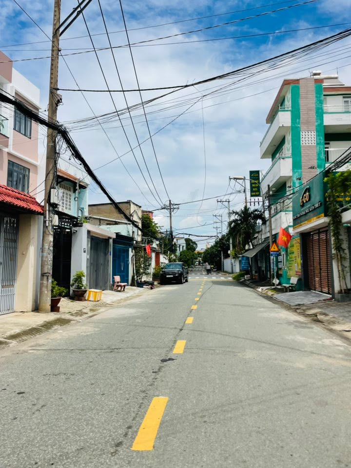 Nhà mặt tiền Lê Văn Việt Dĩ An 195m² giá 12.87 tỷ - Đầu tư sinh lời ngay!