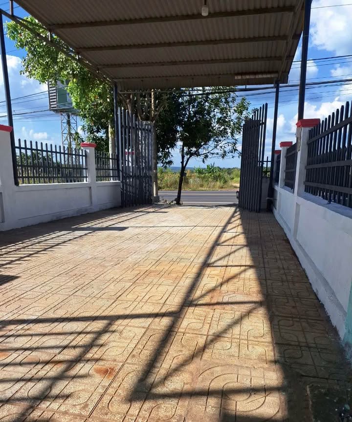 Nhà bán Quốc lộ 14, Đồng Tiến, 480m² giá 1.65 tỷ - Chính chủ bán gấp!