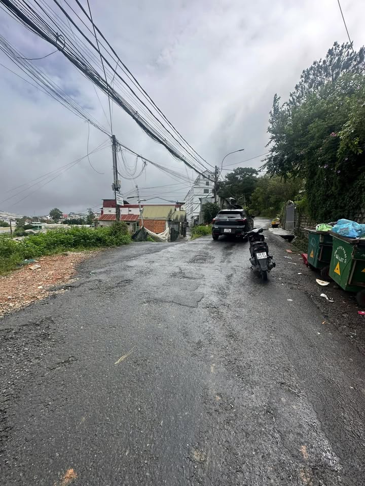 Đất nền Đà Lạt 75m² giá 900 triệu - Sổ đỏ chính chủ, đường ô tô