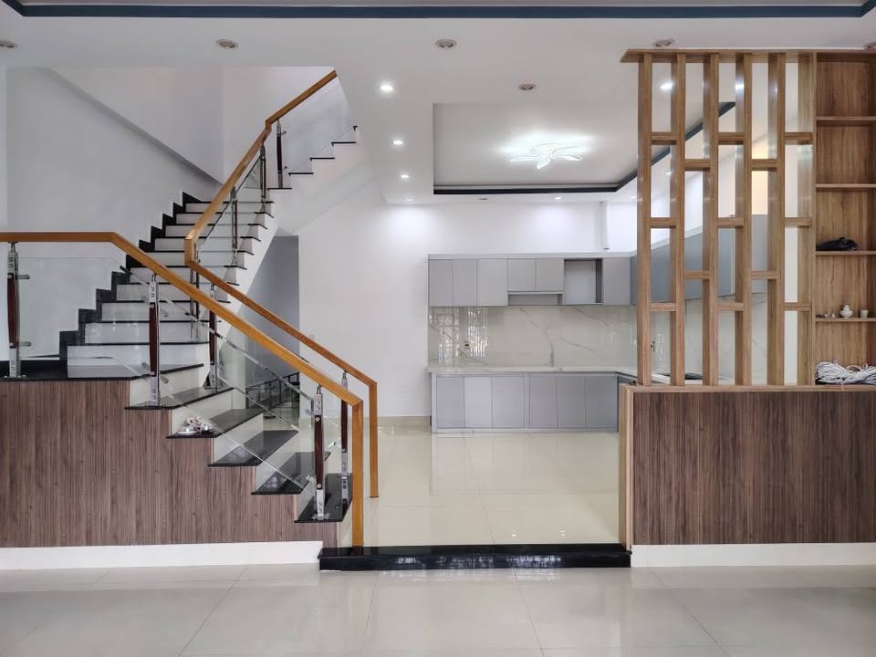 Nhà 2,5 tầng Đô Đốc Tuyết, Cẩm Lệ 103m² giá 6.1 tỷ - Vị trí đắc địa, dọn vào ở ngay!