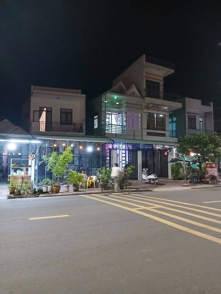 Nhà 2 tầng mặt tiền đường Cần Vương, Phường Bình Định 70m² giá 2 tỷ - Cơ hội vàng đầu tư!