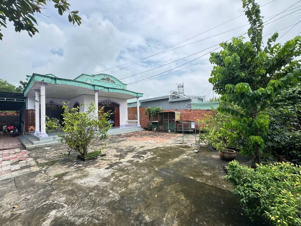 Nhà vườn 560m² An Nhứt giá 2.3 tỷ - Tiện ích đầy đủ, gần chợ!