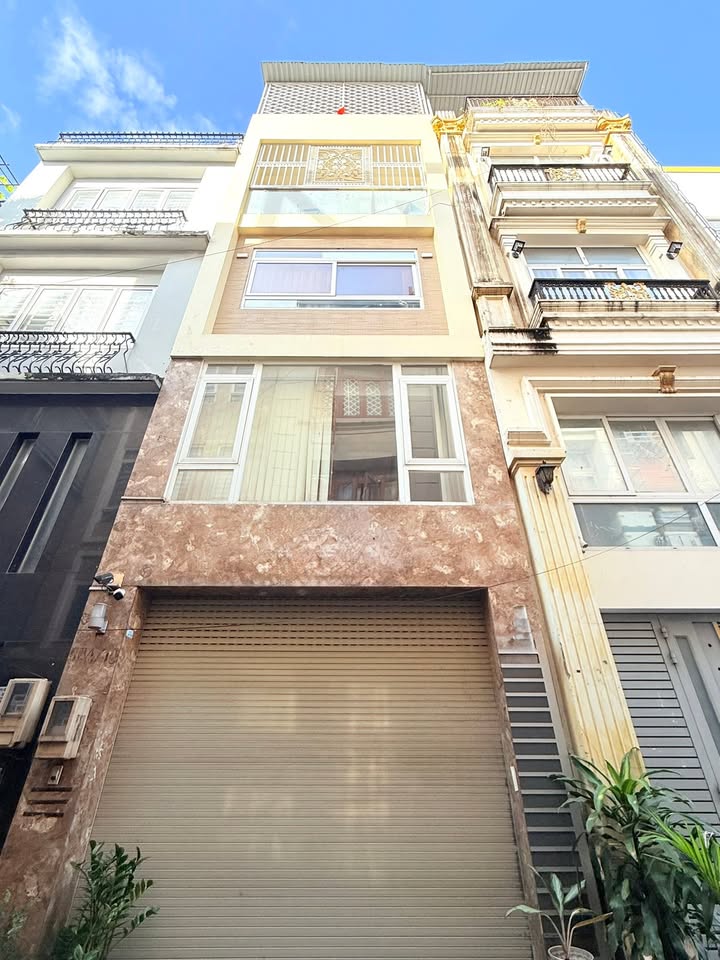 Toà nhà FrontHouse 6 tầng Phạm Văn Đồng 70m² giá chỉ 13 tỷ - Đầu tư sinh lời ngay!