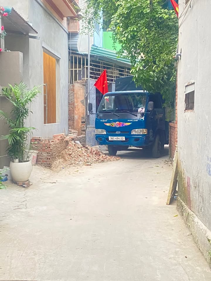 Nhà phố Sầm Sơn 80m² giá 1 tỷ - Mặt tiền rộng, ô tô vào tận nhà!