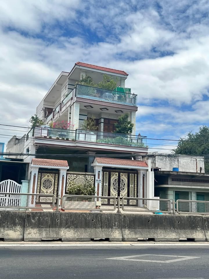 Nhà cấp 2A mặt tiền Quốc lộ 1A, Bình Thuận 242m² giá 5.2 tỷ - Thiết kế cao cấp, sẵn sàng vào ở!