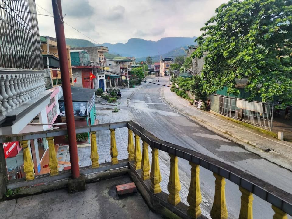 Nhà 2 tầng trục chính khu 8 Vàng Danh, Uông Bí 210m² giá 1 tỷ - Kinh doanh thuận lợi!