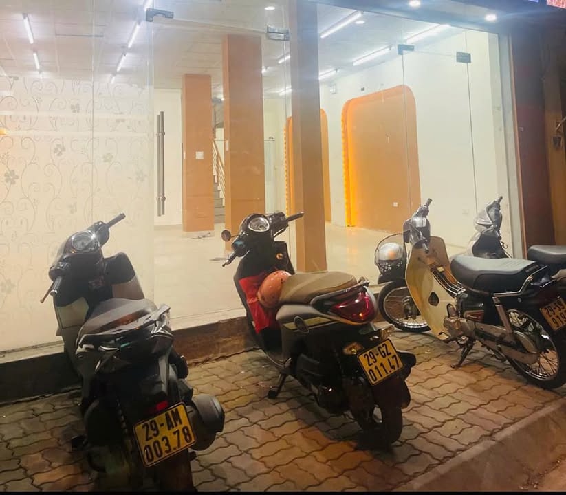 Mặt bằng kinh doanh cho thuê tại phố Tô Vĩnh Diện, quận Thanh Xuân - 70m² chỉ 25 triệu/tháng!