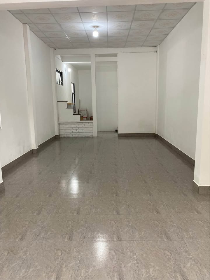 Nhà cho thuê mặt tiền đường Giải Phóng, phường Tân Thành, Buôn Ma Thuột 7.5 triệu - Kinh doanh sinh lời!