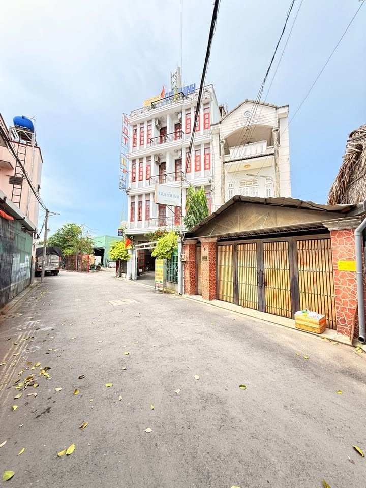 Nhà cấp 4 Tô Ngọc Vân, Q12 100m² giá 4 tỷ - Sổ hồng chính chủ!