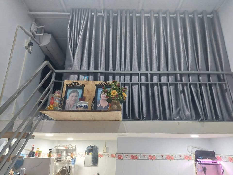 Nhà bán Hóc Môn 17m² giá 480 triệu - Gác lửng tiện nghi!