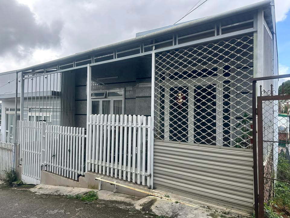 Nhà hẻm Nguyễn Trung Trực - Đà Lạt 90m² giá chỉ 2.9 tỷ - Tiềm năng cho thuê cao!