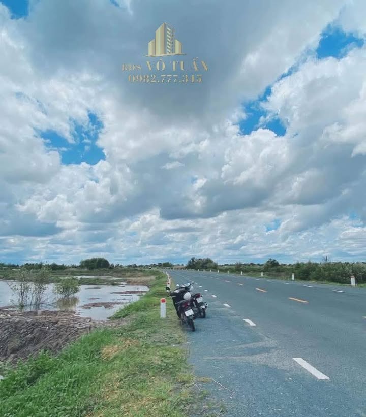 Đất nền Hòa Thành, Cà Mau 2800m² giá 1 tỷ - Mặt tiền đường lớn thuận lợi kinh doanh!
