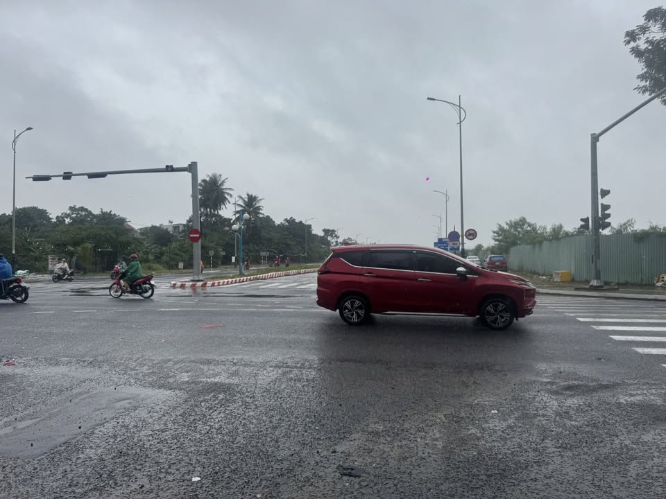 Bán gấp FrontHouse Hoàng Thị Loan 45m² giá chỉ 23 tỷ - Lô góc 3 mặt tiền hiếm có!