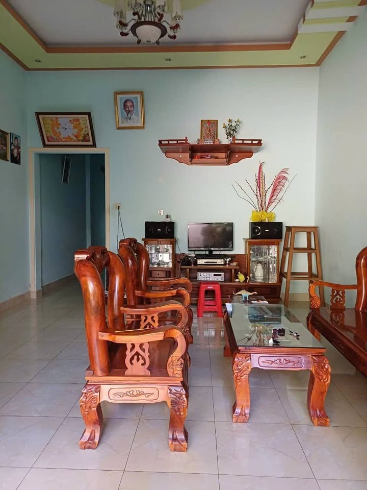 Nhà sân vườn 302m² tại Bảo Lộc 1.8 tỷ - Bán gấp, giá tốt!