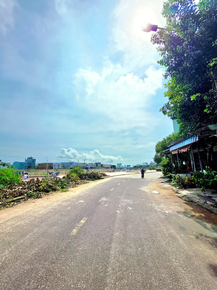 Nhà mặt tiền Lê Trọng Tấn, Đống Đa, Quy Nhơn 50m² giá 3 tỷ - Đầu tư lý tưởng!