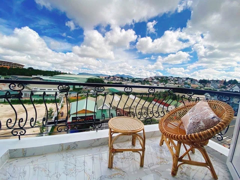 Khách sạn 5 tầng mặt tiền đường Nguyễn Công Trứ, Đà Lạt 416m² - Giá thuê 35 triệu/tháng