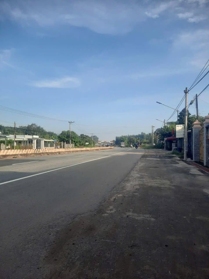 Đất mặt tiền ĐT 741, An Bình, Phú Giáo, 300m² giá 2 tỷ - Vị trí đẹp kinh doanh tuyệt vời!