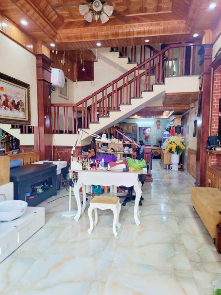 Nhà mặt phố Trưng Vương, Uông Bí 79m² giá 3 tỷ - Mặt đường kinh doanh sầm uất!