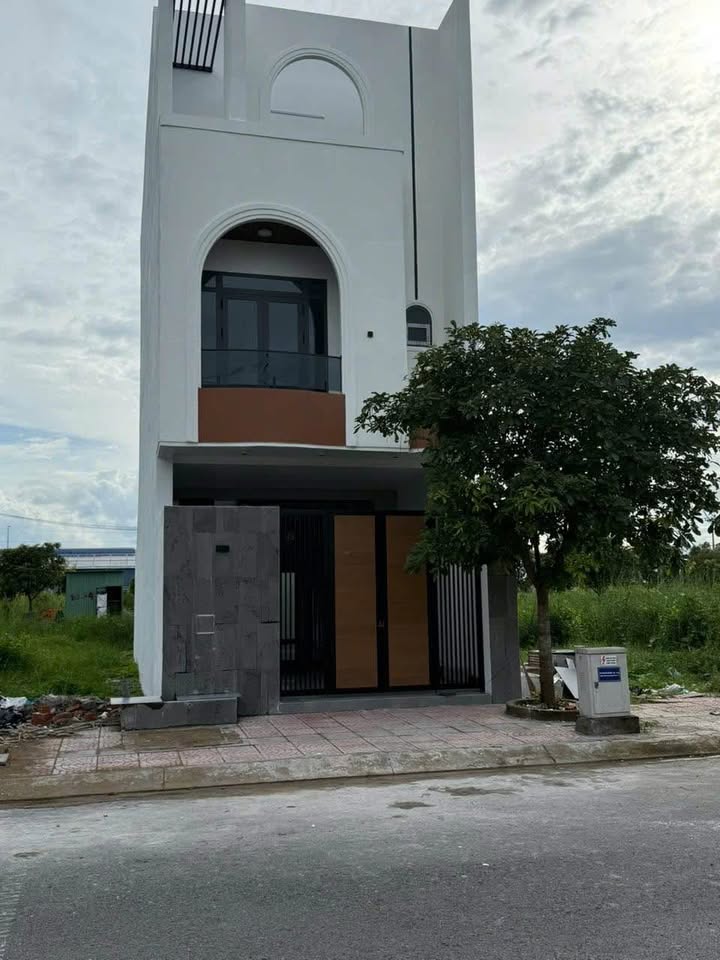 Nhà mới 2 lầu tại THE SOL CITY, 80m² giá 4.4 tỷ - Sẵn sàng vào ở!