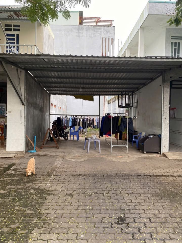 Bán đất kinh doanh mặt tiền D8, Long Hậu, 90m² - Pháp lý rõ ràng, giá chỉ 3.3 tỷ!