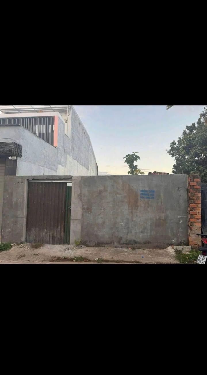 Đất nền hẻm 170 Mai Hắc Đế, Buôn Ma Thuột 100m² giá 2.3 tỷ - Cơ hội đầu tư tốt!