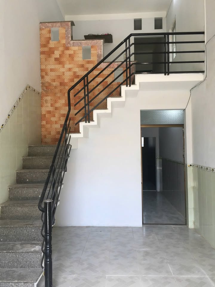 Nhà 2 tầng hẻm Thanh Niên Quy Nhơn 43m² giá chỉ 2 tỷ - Sẵn sàng vào ở!