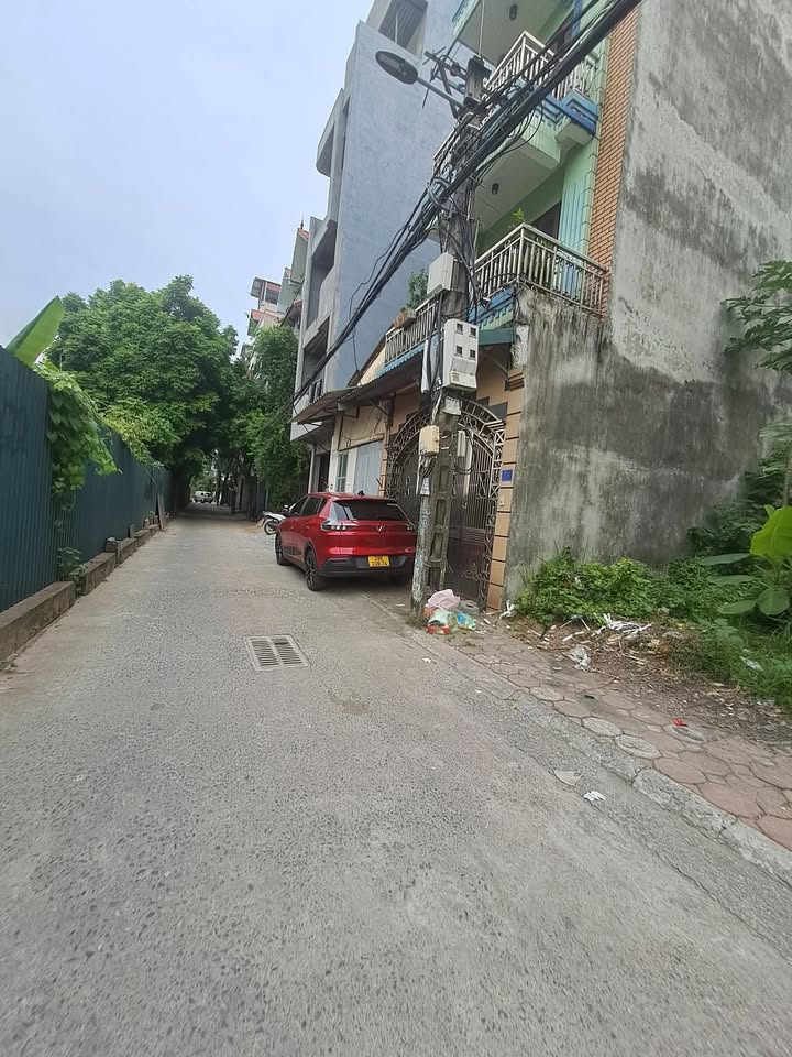 Đất nền Thạch Bàn 50m² giá thỏa thuận - Đường thông, gần hồ, trường học!