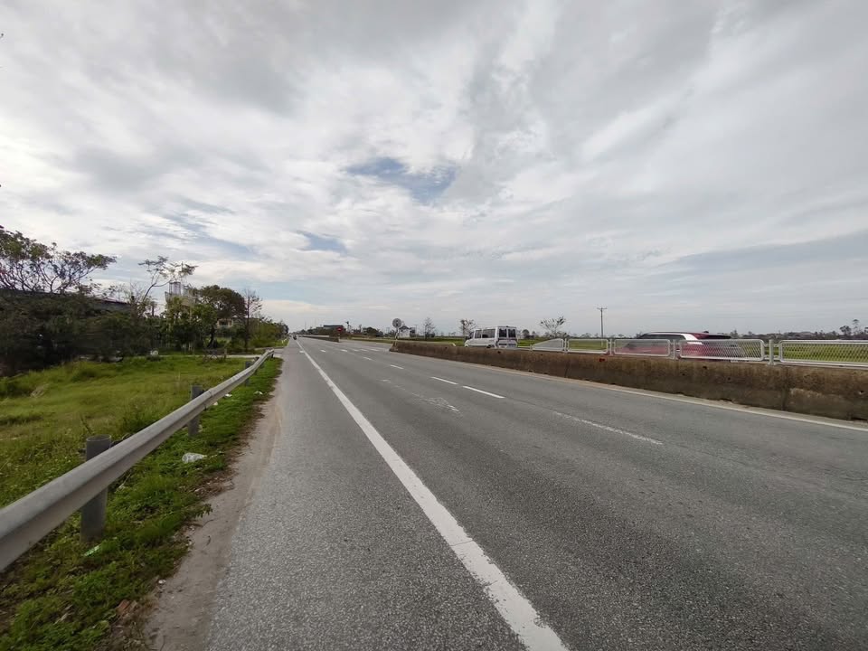 Đất mặt tiền Quốc lộ 1A - Cẩm Quang, Hà Tĩnh 400m² giá 8.2 tỷ - Cơ hội đầu tư tuyệt vời!