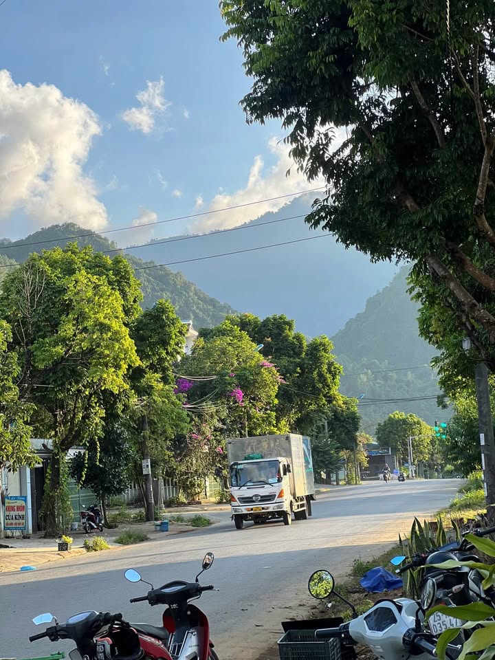 Đất nền mặt đường 10/10, thành phố Lai Châu, 105m² - Kinh doanh thuận lợi!