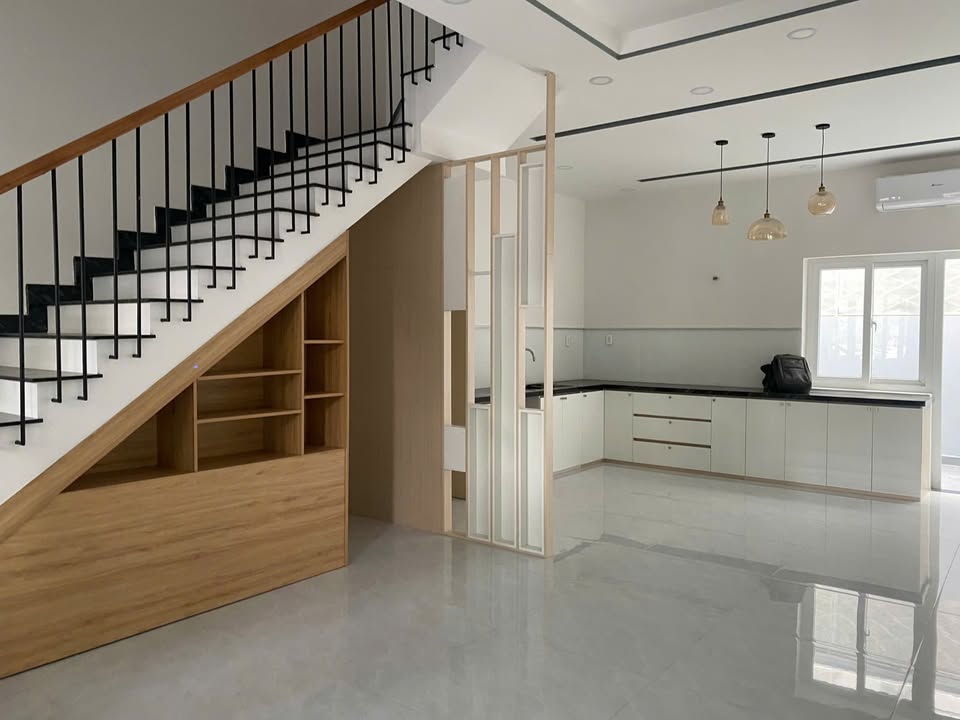 Nhà cho thuê tại Mega Village Thủ Đức 80m² giá 16 triệu - Phù hợp làm văn phòng hoặc kinh doanh!