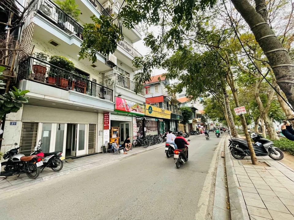 Nhà mặt phố Nhật Chiêu, Tây Hồ 121m² giá 109 tỷ - Sổ đỏ chính chủ, kinh doanh sầm uất!