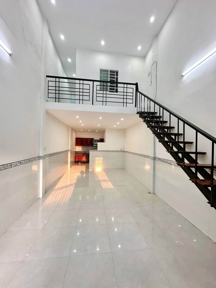 Nhà trệt lửng mặt tiền hẻm đường Trần Quang Diệu 52m² - Giá thuê chỉ 5 triệu/tháng!