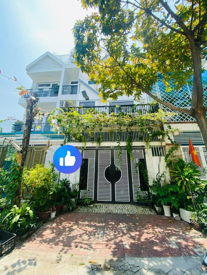 Nhà 3 tầng Phước Long B 100m² giá chỉ 5.5 tỷ - Sẵn sàng vào ở!