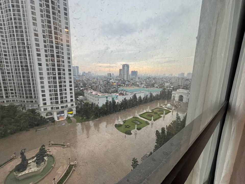 Căn hộ 2 ban công Royal City Thanh Xuân 132m² - Full nội thất, vào ở ngay!