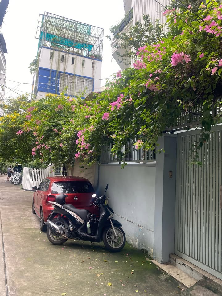 Nhà phố FrontHouse quận 10, 43m² giá 11 tỷ - Vị trí đắc địa, giao thông thuận lợi!