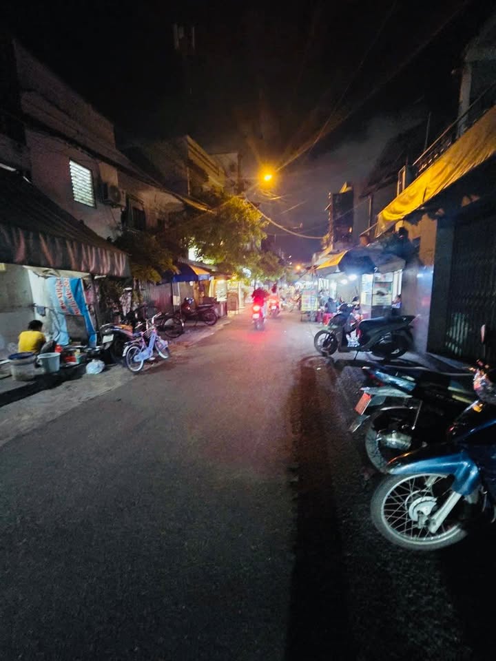 Nhà 1 mê đẹp tại Bạch Đằng, 43m² giá 2.55 tỷ - Khu phố Ẩm Thực sầm uất!