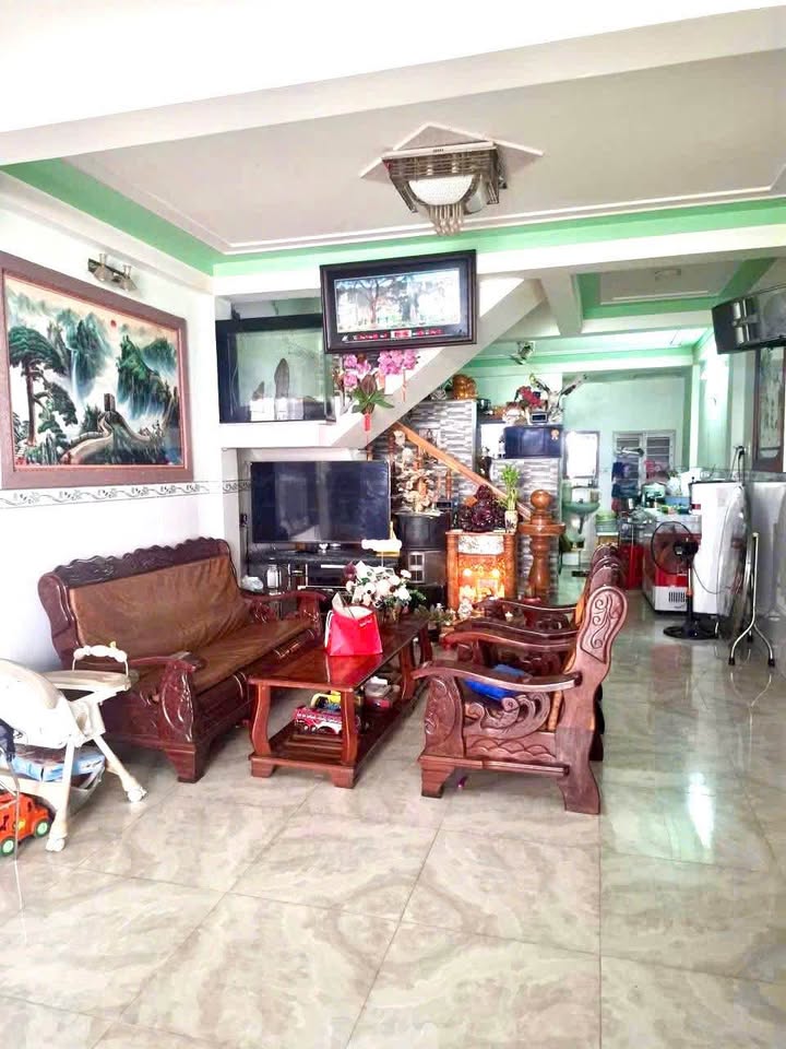 Nhà 2,5 tầng đường Lê Thanh Nghị, Quy Nhơn 47m² giá 2.9 tỷ - Ô tô tới cửa, gần chợ, trường học!