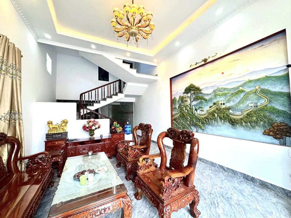 Nhà 3,5 tầng Đoan Tĩnh, Móng Cái 100m² - Thiết kế hiện đại, giá thỏa thuận!