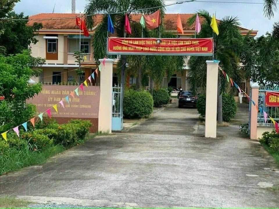 Đất nền thổ cư 250m² lô góc mặt tiền kênh 4, Tân Thành, Thủ Thừa - Giá 1.39 tỷ, sổ hồng chính chủ!