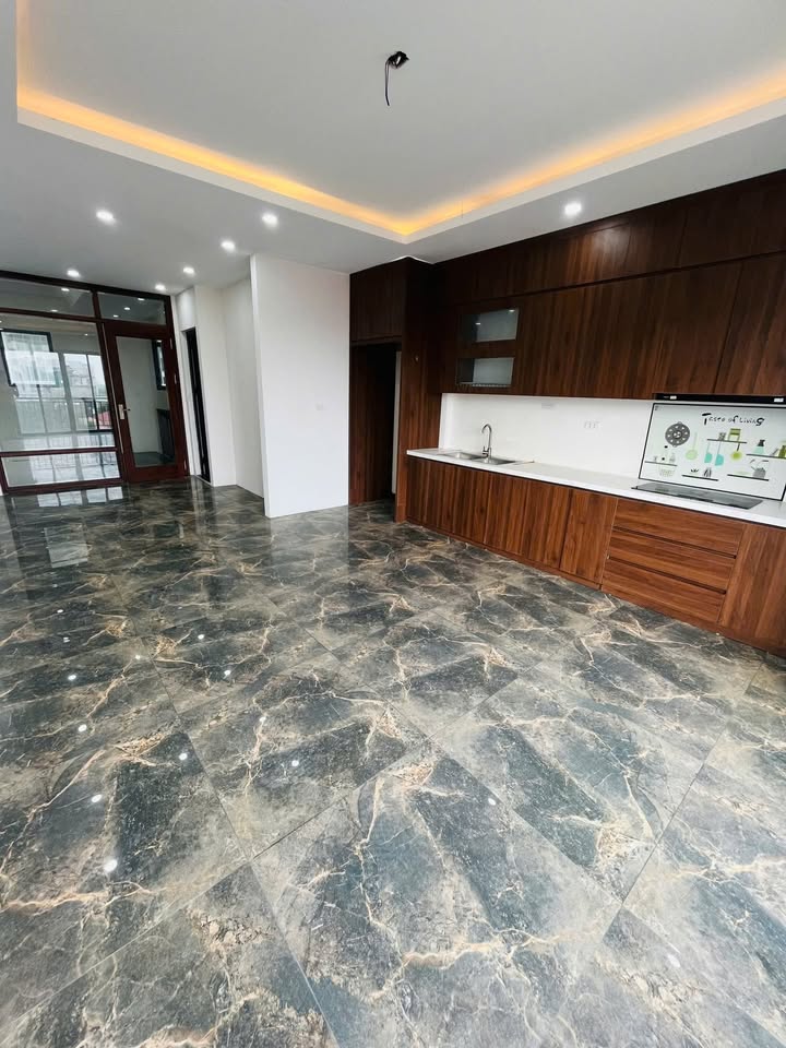 Nhà Liên Kề Ngõ 122 Vĩnh Tuy, Hai Bà Trưng 55m² giá 20 triệu - Phù hợp làm văn phòng!