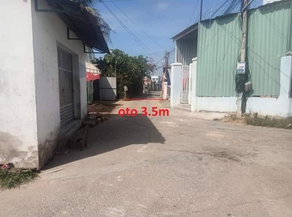 Đất thổ cư 200m² mặt tiền 10m, giá 2.4 tỷ - Cơ hội đầu tư tuyệt vời!