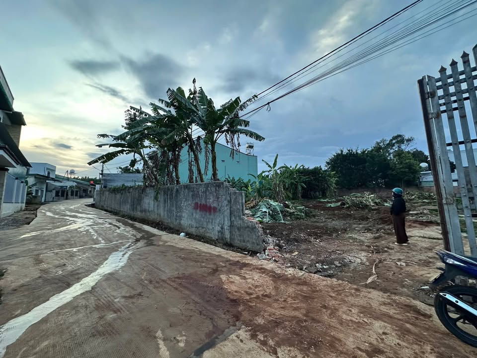 Lô đất Phạm Văn Đồng, Pleiku 300m² giá 1 tỷ - Cơ hội đầu tư tuyệt vời!