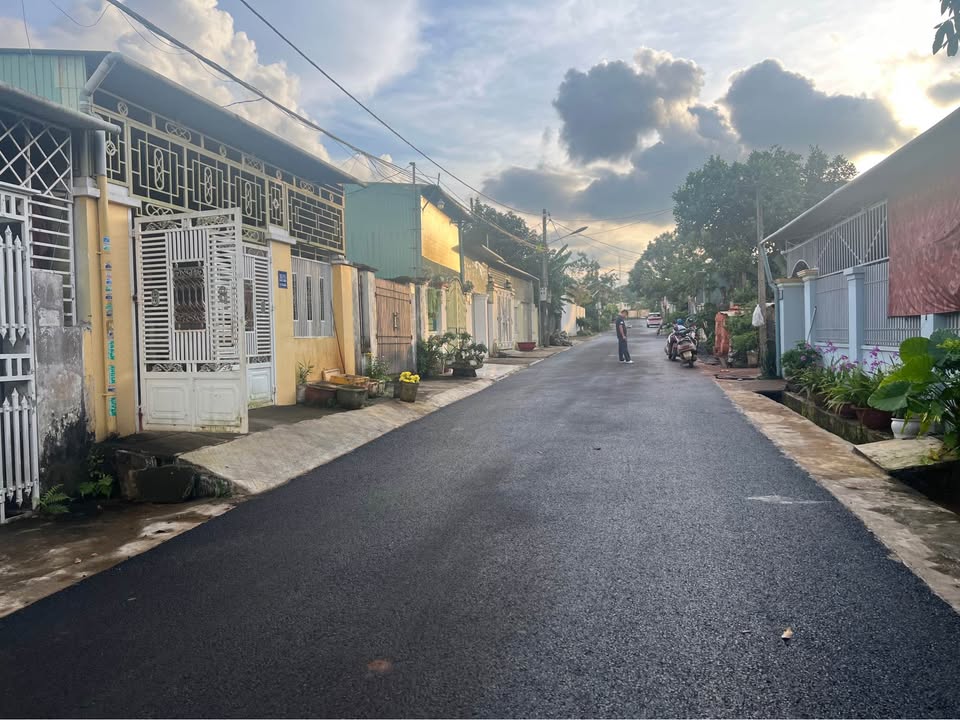 Nhà riêng Hẻm 29 Lạc Long Quân, Pleiku 115m² giá 1.35 tỷ - Siêu tiện ích gần chợ và bệnh viện